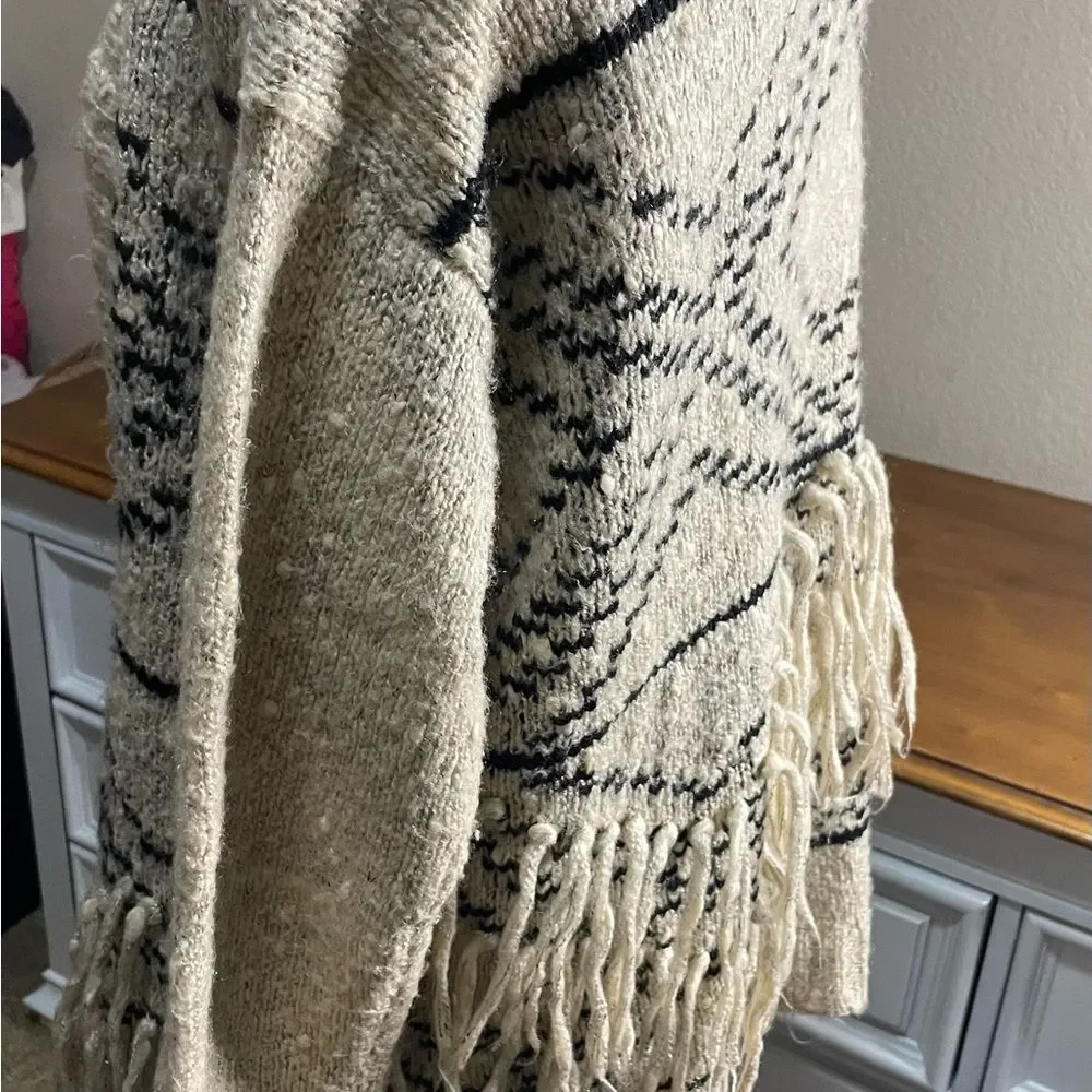 Salt water LUX/Anthro Cozy Knit Sweater with Fringe/boho